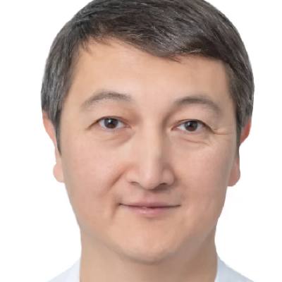 哈萨克斯坦 鲁斯坦·阿希尔卡里耶维奇·朱尔达索夫 医生