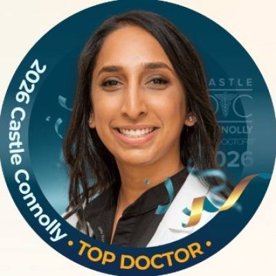 الطبيبة الأمريكية نينا فياس MD, FACOG