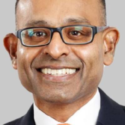 الدكتور إيسون سينثاموني، ماليزيا