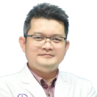 泰国 Nikorn Lattirome 医生