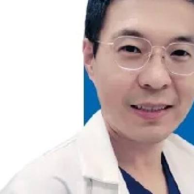 الدكتور MOSES D. HAN، دكتور في الطب، دكتوراه، لاوس